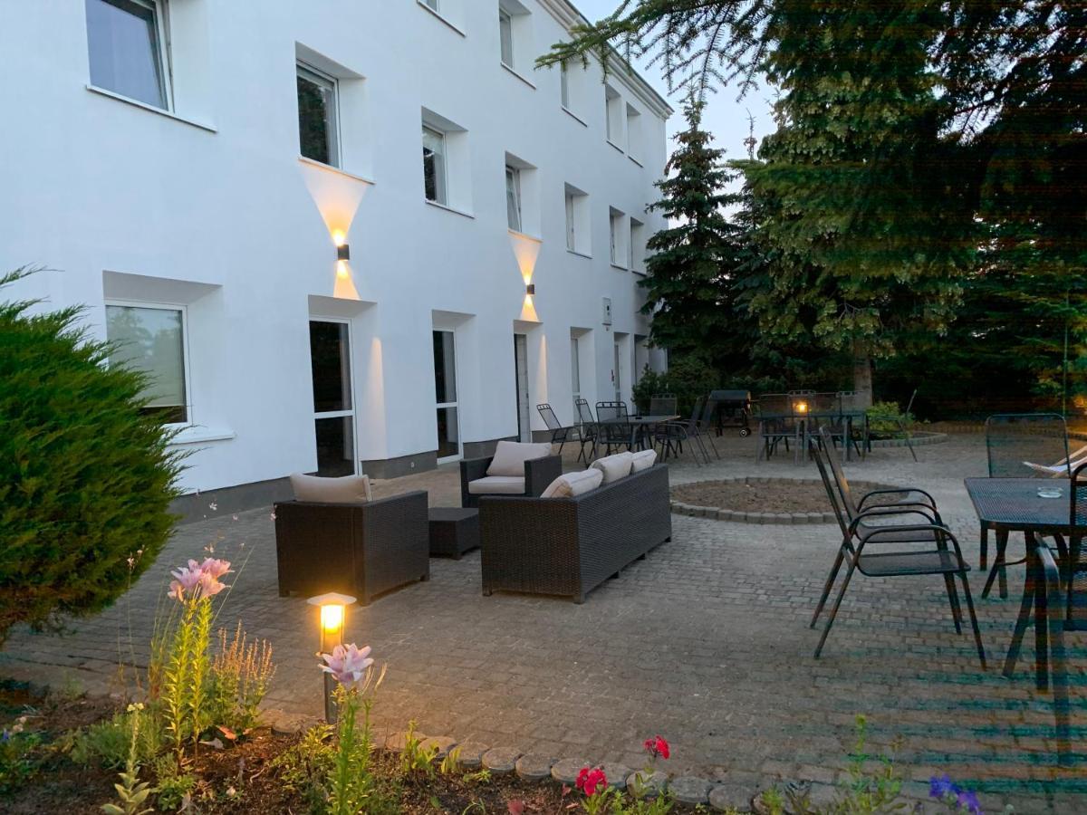 Bell'S Hotel Konstantynow Lodzki Ngoại thất bức ảnh